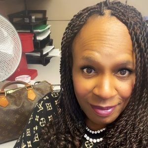 Meet your Posher, Rhonda